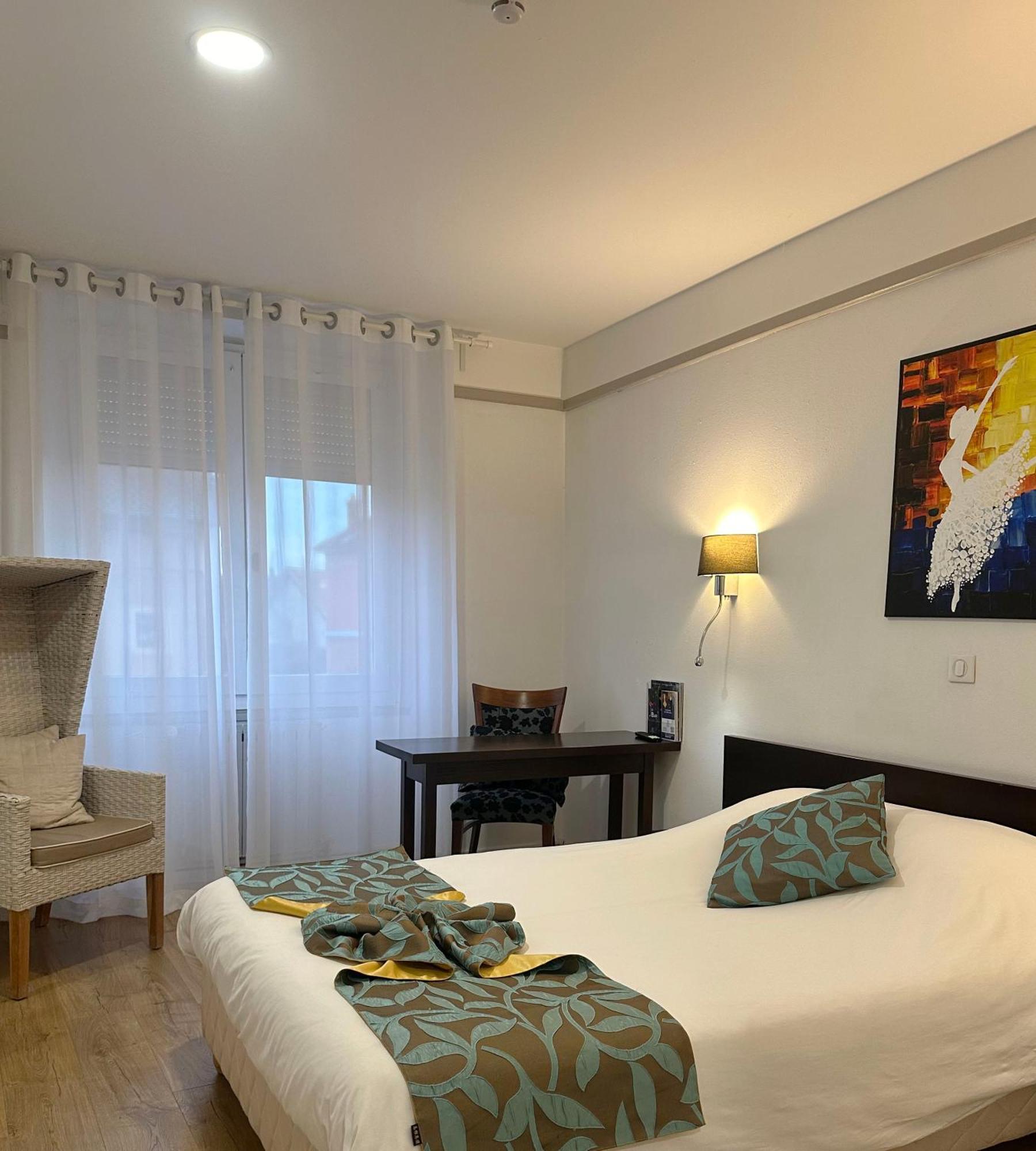 Hotel L'embleme - Boutique *